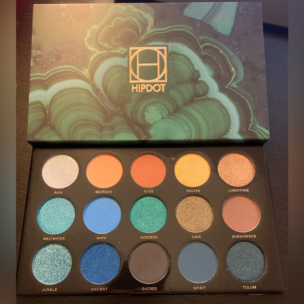 Hipdot Cenote eyeshadow palette